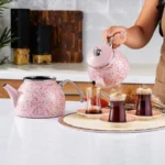 کتری و قوری 2.3 + 1.1 لیتر صورتی ترازو کاراجا 153.03.08.1659